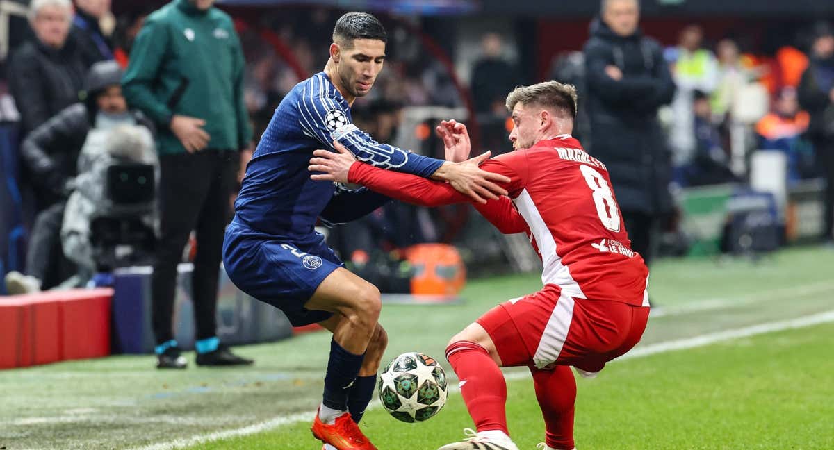 Achraf, en una acción del partido. /AFP