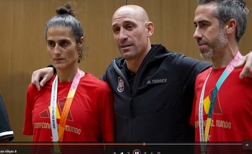 La defensa de Rubiales se guardaba un vídeo inédito de las campeonas que la RFEF grabó en el aeropuerto de Sídney