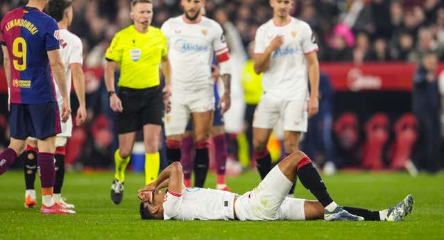 La plaga de lesiones, otra preocupación más para el Sevilla