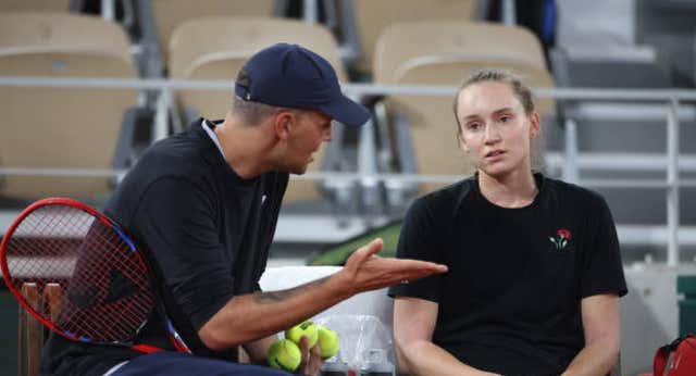 La WTA suspende un año a Stefano Vukov, exentrenador de Elena Rybakina, por su conducta