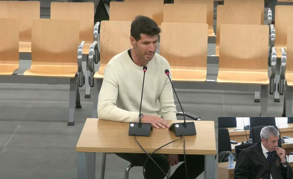 Luque y Rivera sustituyen las coacciones por favores a Jenni Hermoso y a las jugadoras : «Si querían bikinis, bikinis; si querían ostras, ostras»