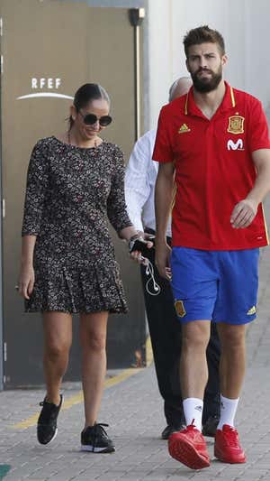 Claramunt, junto a Piqué, en Las Rozas.  AGENCIAS