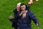 Deschamps 'llama' a Mbappé otra vez y cuenta la verdad sobre el incendio de noviembre: «¿Pero qué otra razón voy a tener?»