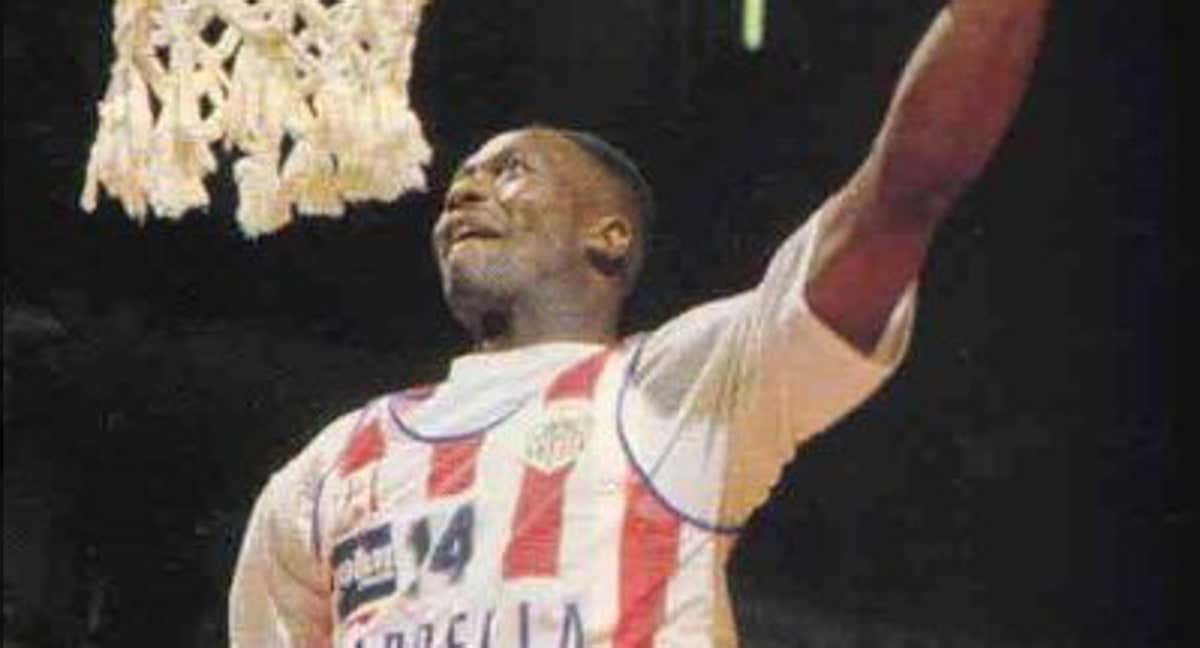 Walter Berry machaca en el concurso de mates de la ACB./Gigantes del Basket