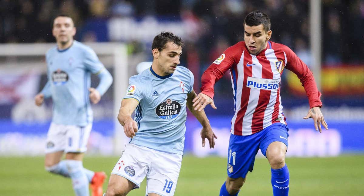 Jonny Oto, con el Celta, en un partido contra el Atlético de Madrid. /EFE