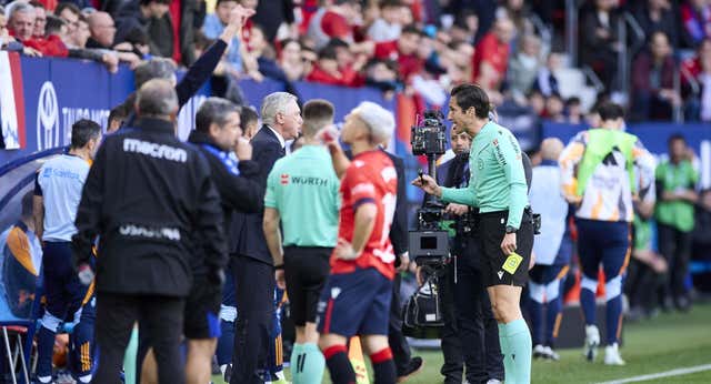 Real Madrid TV clama (una vez más) contra el arbitraje: «El objetivo de Medina Cantalejo se consigue»