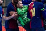 Los corazones a Pérez de Vargas resumen el final más cruel de su reinado en el Barça