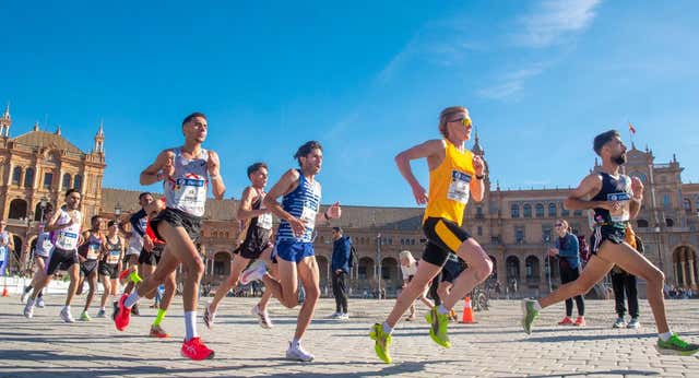 Dónde y a qué hora se recogen los dorsales del Maratón de Sevilla 2025