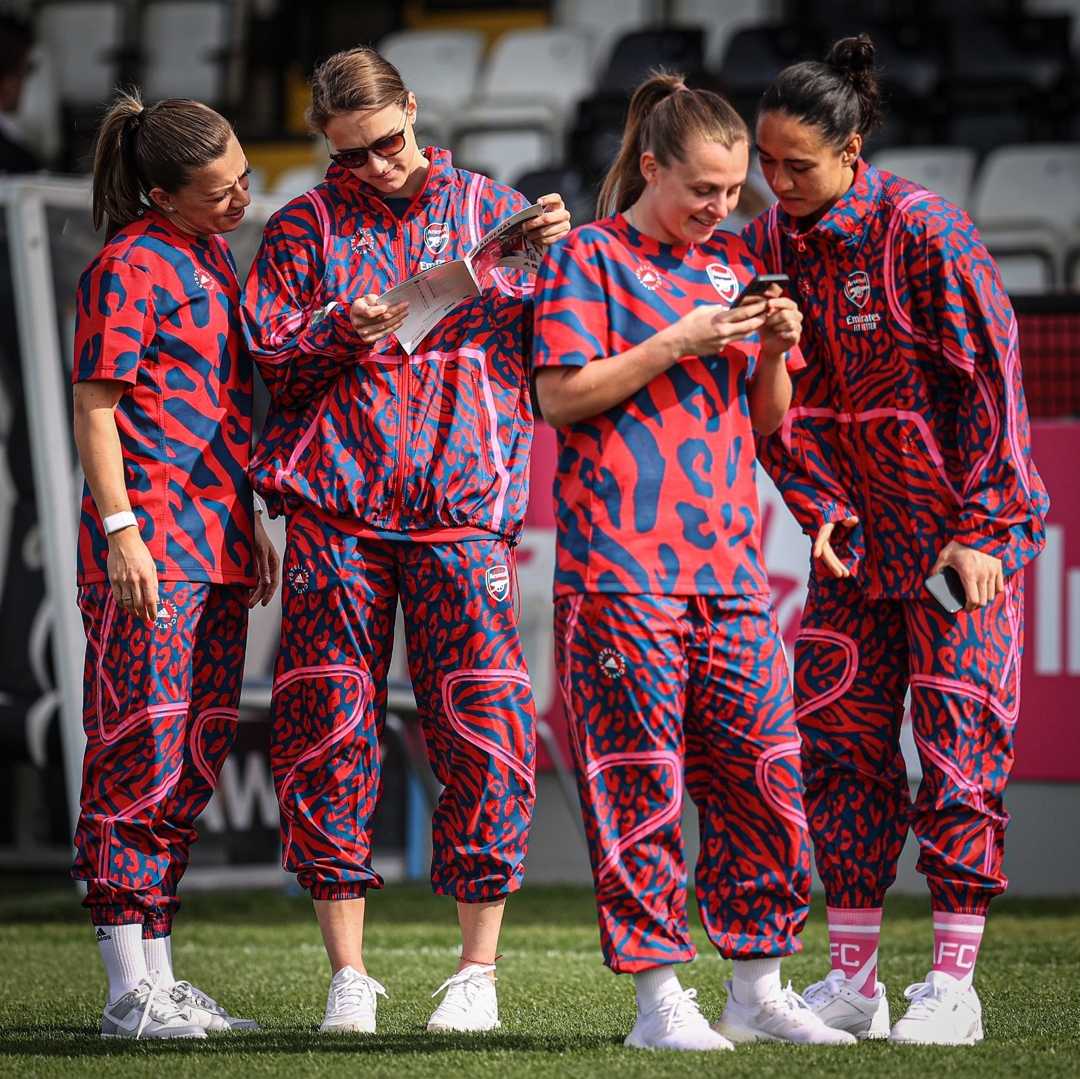 Equipación del Arsenal con línea prepartido de Stella McCartney VERSUS