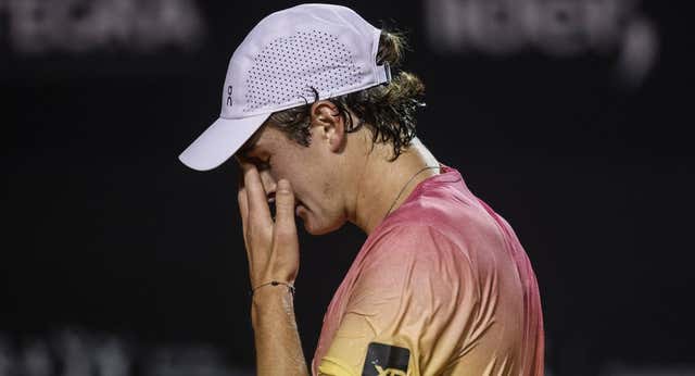 El suflé de Joao Fonseca, la gran joya del tenis, no tarda en bajar y cae a las primeras de cambio en su propia casa