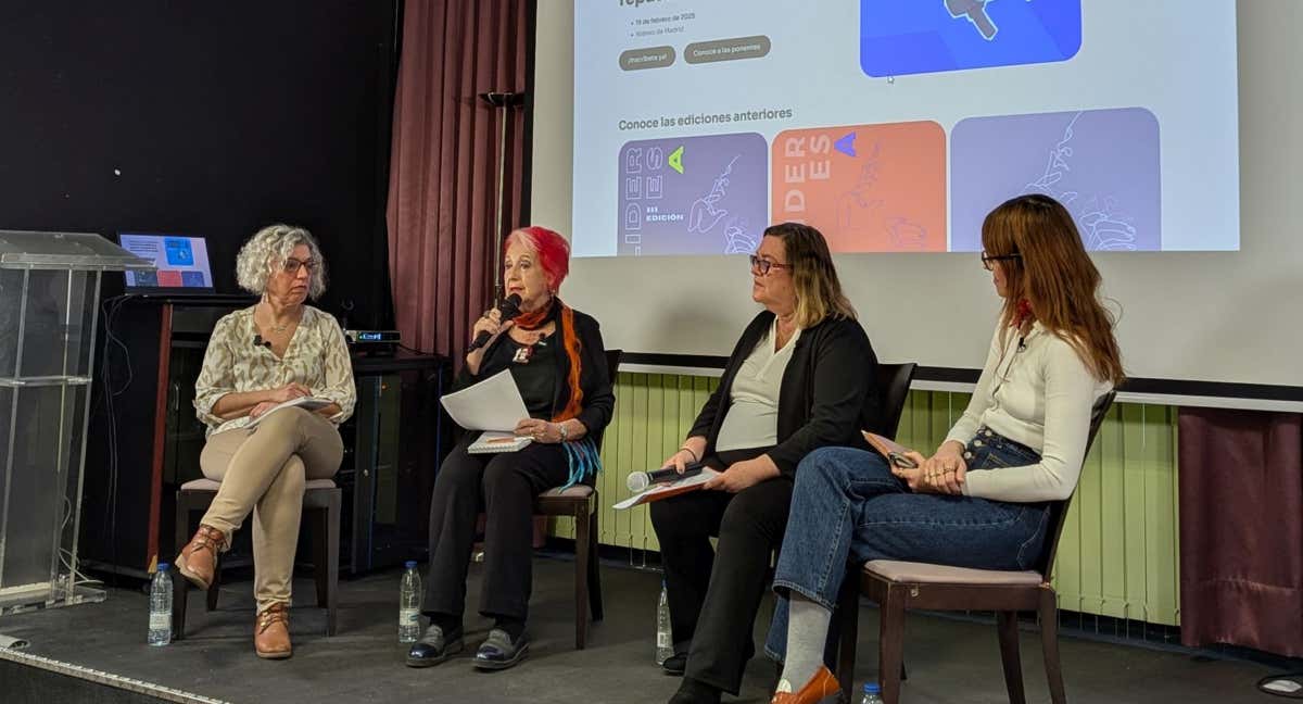 La mesa 'Dinámicas sexistas en el tratamiento informativo'.