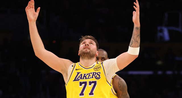 Luka Doncic no arranca con los Lakers: segunda derrota seguida en una noche sin puntería ante un LaMelo Ball con ganas de venganza