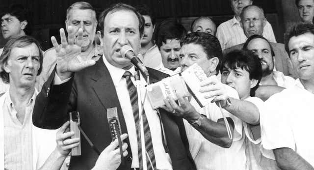 La utópica huelga arbitral: 35 años de amenazas, veto al Atlético, una ‘esquirolada’… pero la guerra con los clubes sigue perdida