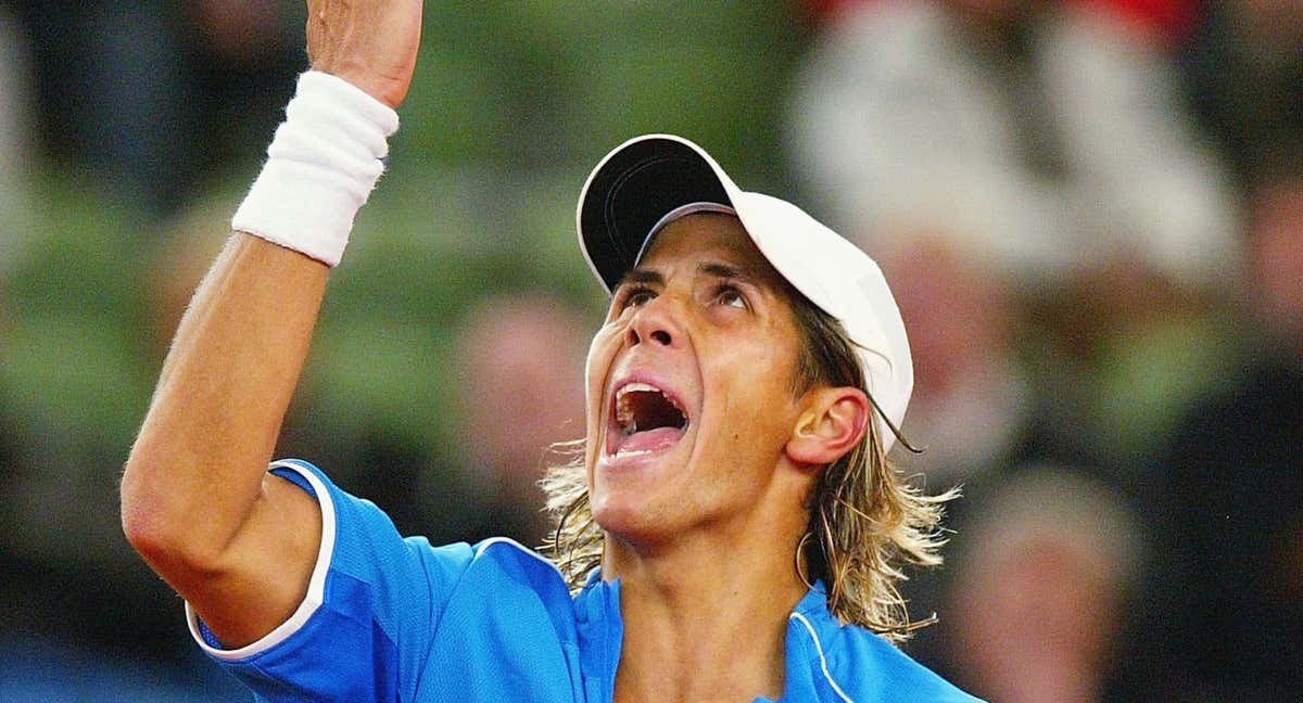 Fernando Verdasco, durante un partido ante Carlos Moyà en Hamburgo 2004. /Stuart Franklin/Getty Images