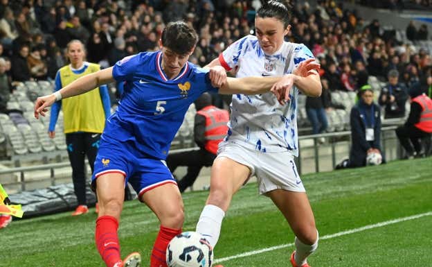 Engen durante el partido ante Francia.  REUTERS