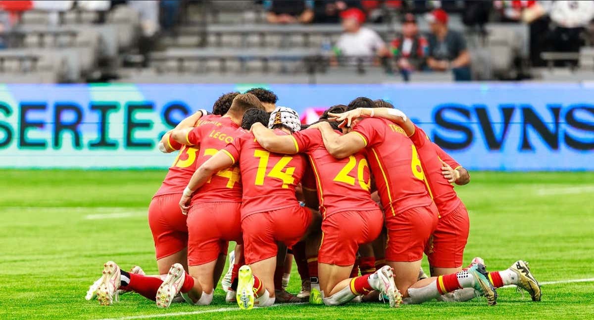 Los Leones 7s se conjuran sobre el campo antes de salir a jugar. /Ferugby