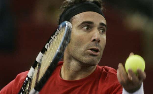 Alex Corretja, en el Masters de Madrid 2004, uno de sus últimos torneos como profesional.  Ignacio Gil