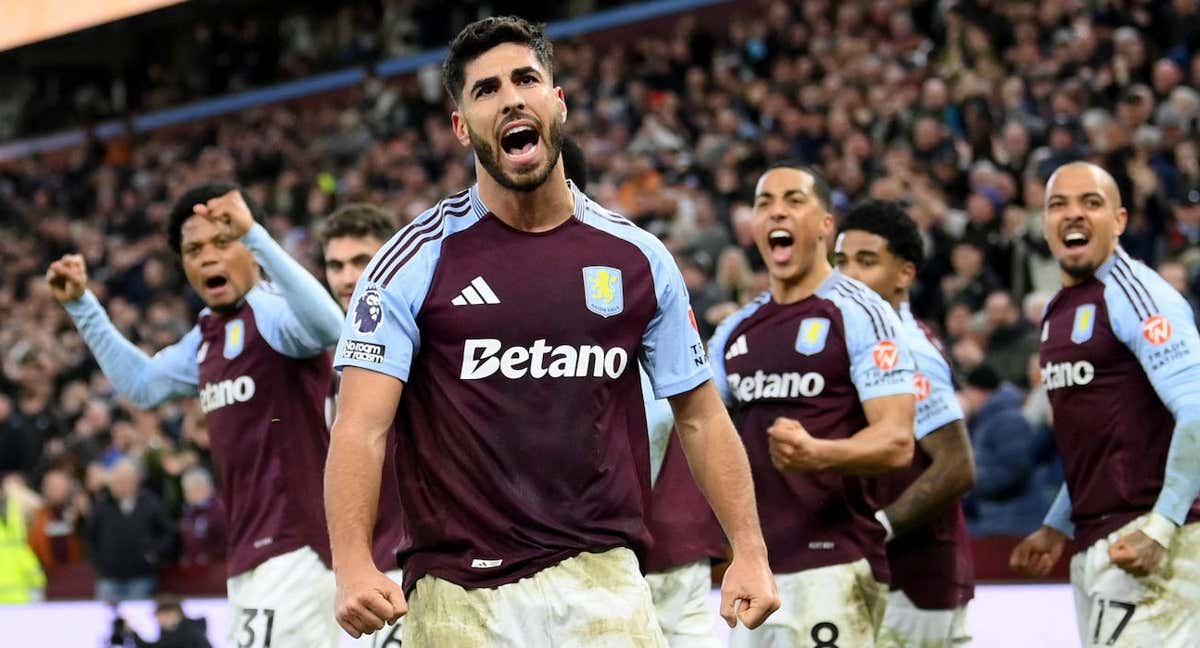 Marco Asensio celebra uno de sus goles contra el Chelsea.