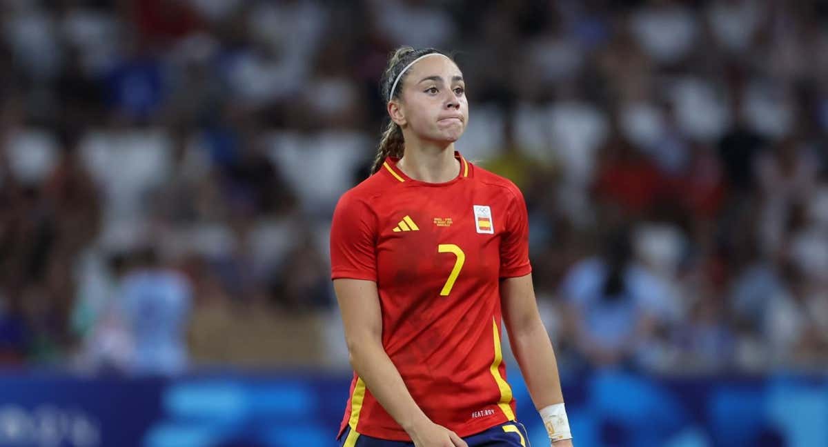 Athenea del Castillo, en un partido con la Selección.