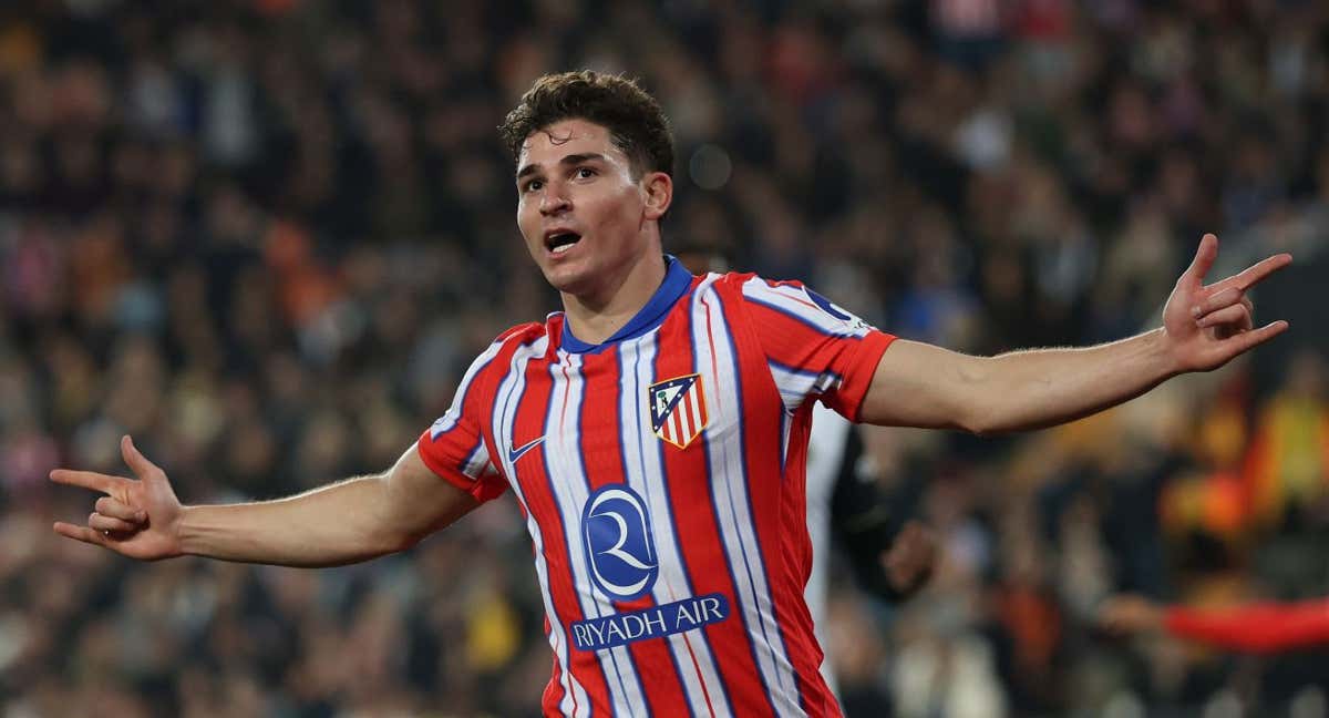 Julián Álvarez, celebrando un gol con el Atlético de Madrid. /GETTY