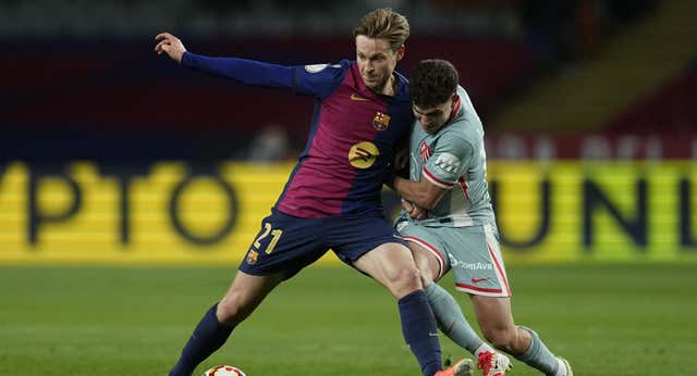 Frenkie de Jong ‘acalla’ a Gullit y Van der Vaart con un partido casi completo