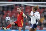 Irene Paredes le quita hierro a «salir en la foto» de los goles en contra de España: «Soy central, la delantera no va a salir...«