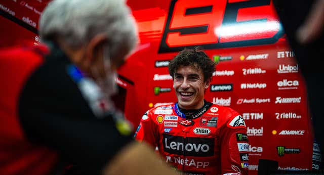El interés de los jefazos de Ducati por Marc Márquez da un baño de realidad a Bagnaia