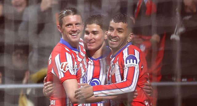 El Atlético de Madrid corta la racha del Athletic y duerme líder