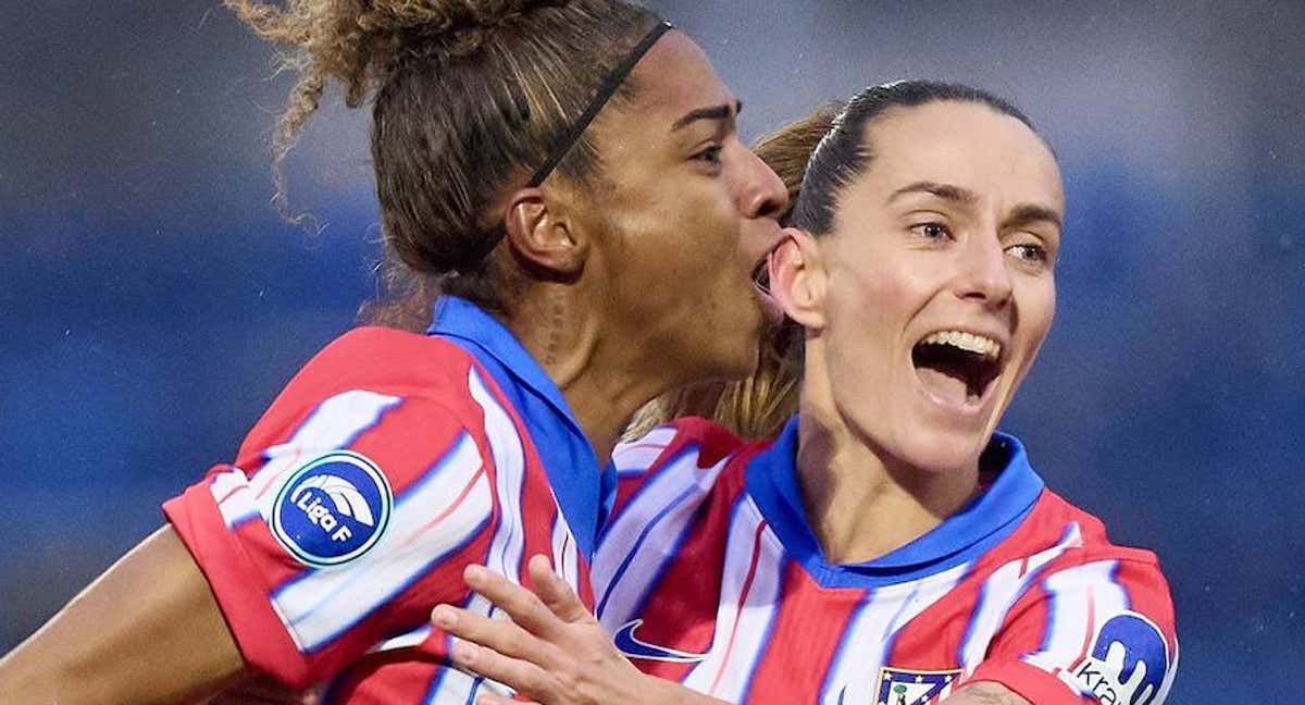 Luany y Moraza celebran un gol del Atlético ante el Madrid CFF. /LIGA F