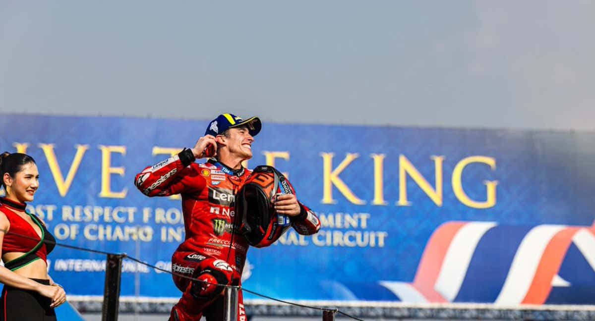 Marc Márquez en el podio de Buriram.