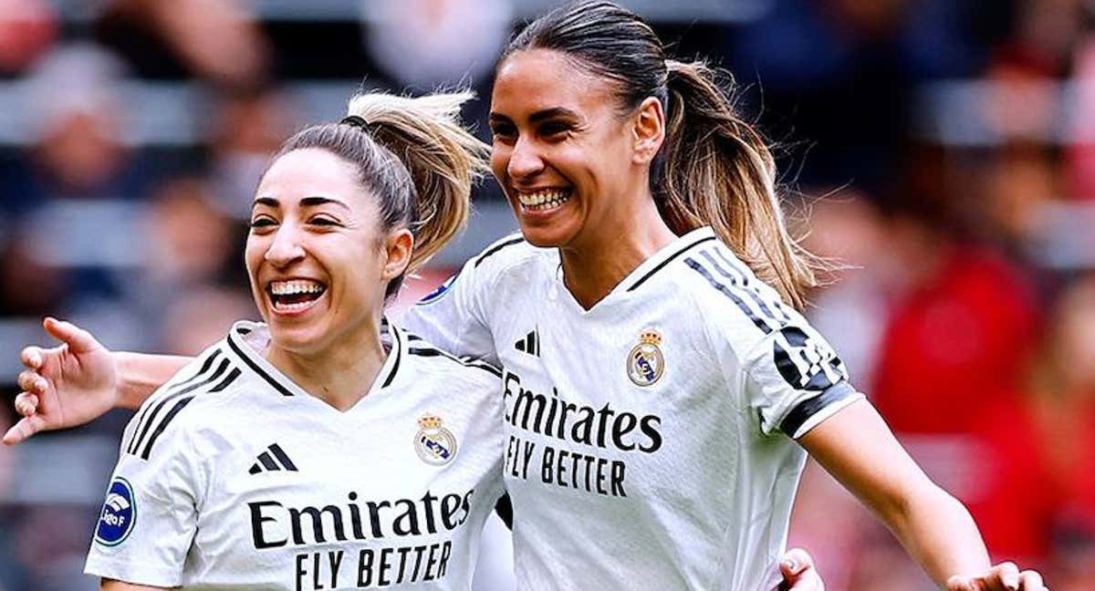 Olga Carmona y Lakrar celebran el gol de la sevillana en la victoria y remontada del Real Madrid ante el Athletic en San Mamés. /LIGA F