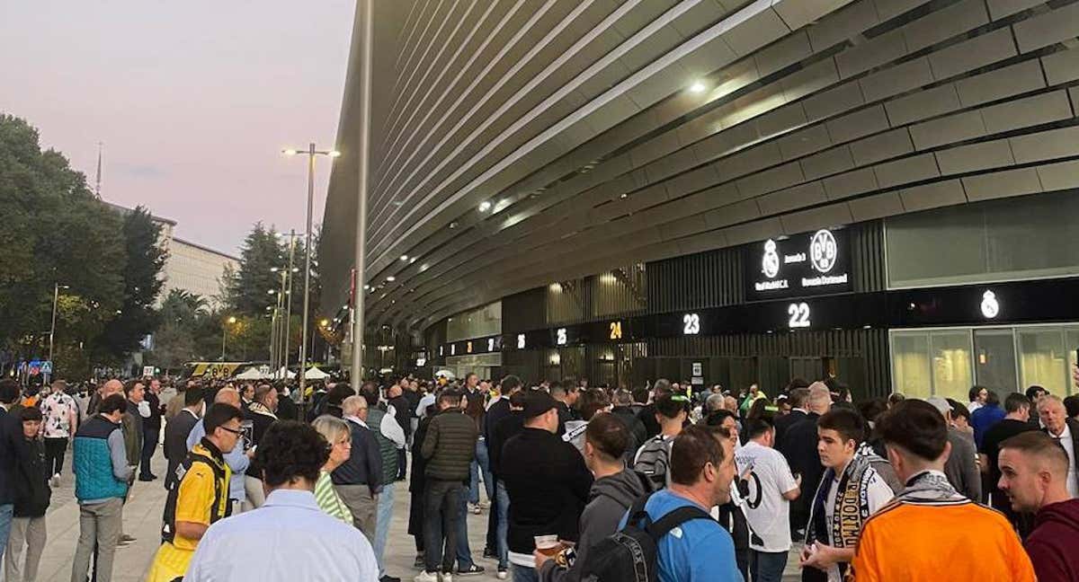 Los aledaños del Santiago Bernabéu./RELEVO