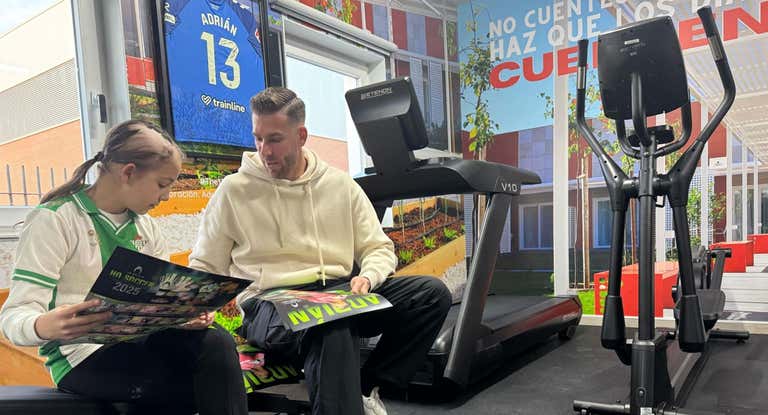 Adrián, en una visita al nuevo gimnasio.