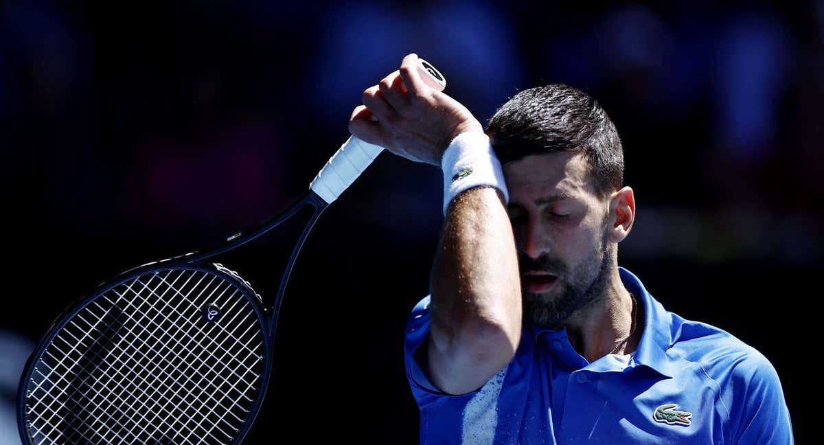 Novak Djokovic se lamenta durante el último Open de Australia. /REUTERS/Tingshu Wang