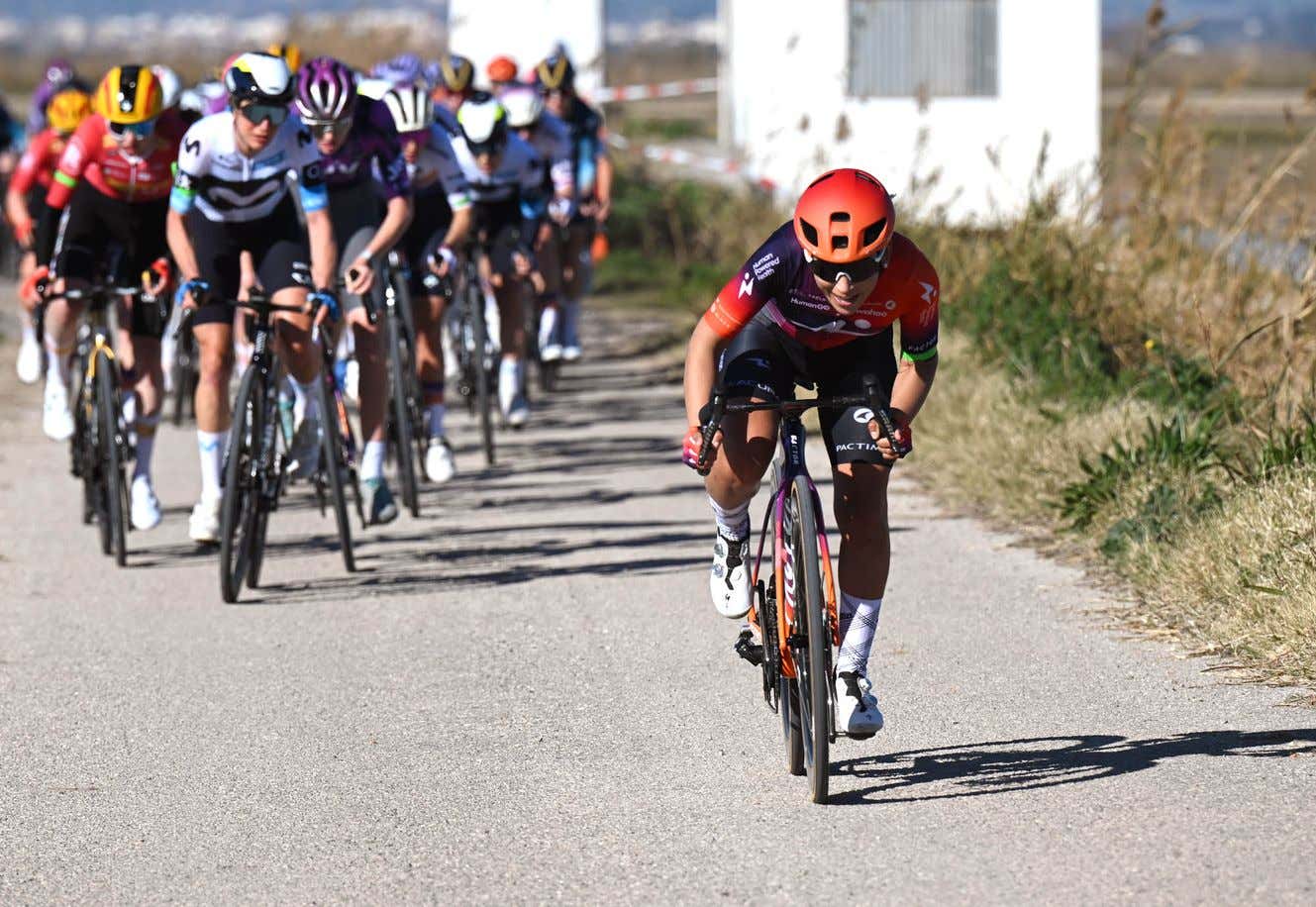 Yurani Blanco, al ataque durante la pasada Vuelta CV Féminas. /HUMAN POWERED HEALTH / @GETTYSPORT