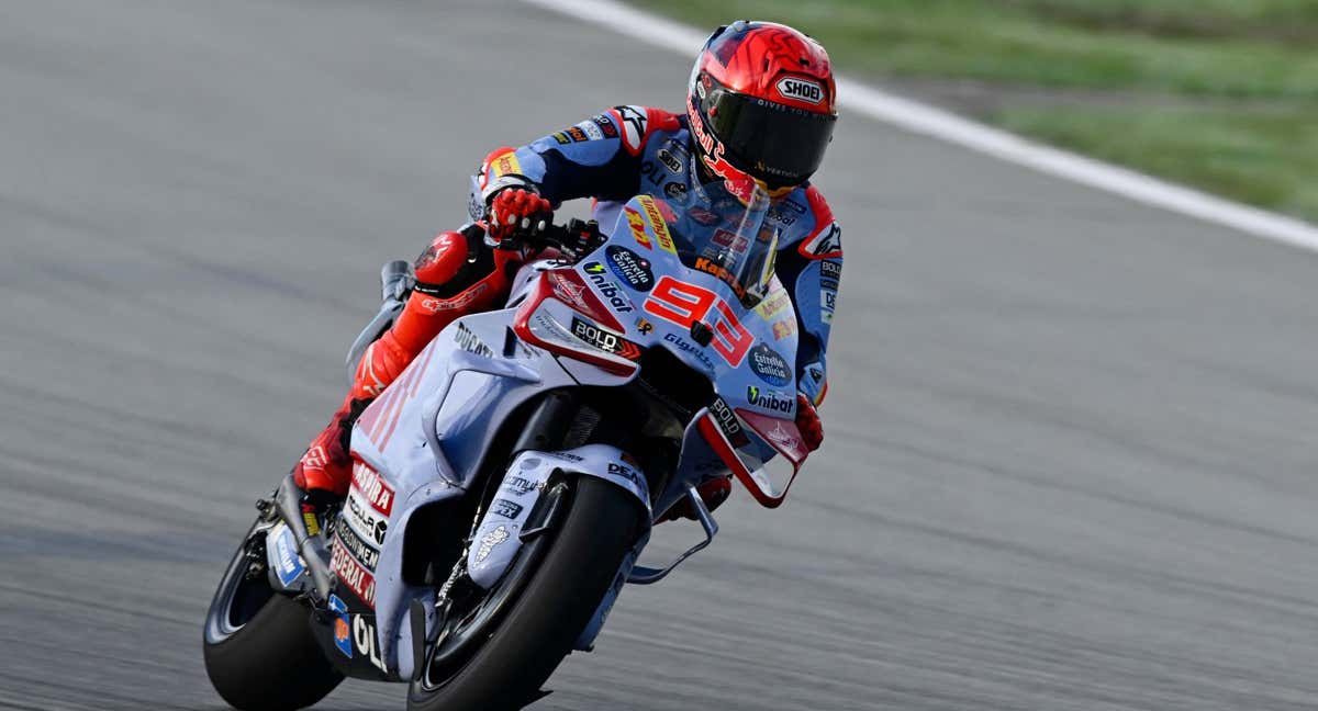 Marc Márquez con la GP23 en Barcelona. /REUTERS/Pablo Morano