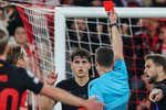 Mateu Lahoz lanza una feroz crítica tras la roja de Cubarsí: “¿Cómo es posible que el VAR no le llame al monitor?”