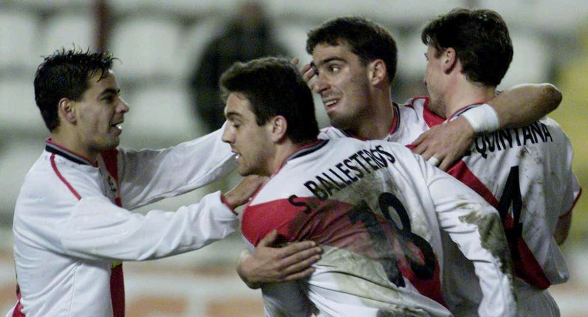 El Rayo celebra un gol contra el Girondins en octavos de final de la Copa de la UEFA 00-01./ARCHIVOS