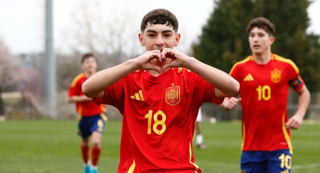 Bruno Luque, el canterano del Sevilla que maravilla a base de golazos con España sub-15: “El sueño de cualquier niño es debutar con la absoluta”