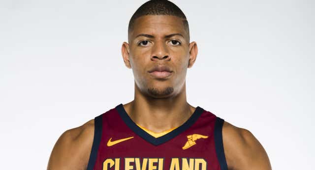 Ni los 2,21 de Tavares te aseguran jugar en la NBA: «A las 6 de la mañana te decían que jugabas en la G League porque no tenías minutos en la NBA»