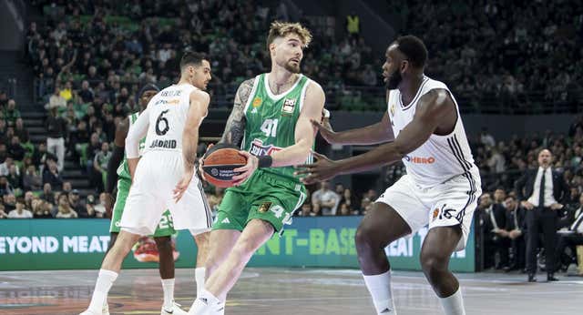 El apagón en el triple pesa demasiado al Real Madrid ante el todopoderoso Panathinaikos