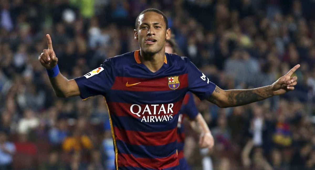 Neymar celebra un gol en su etapa en el Barcelona.