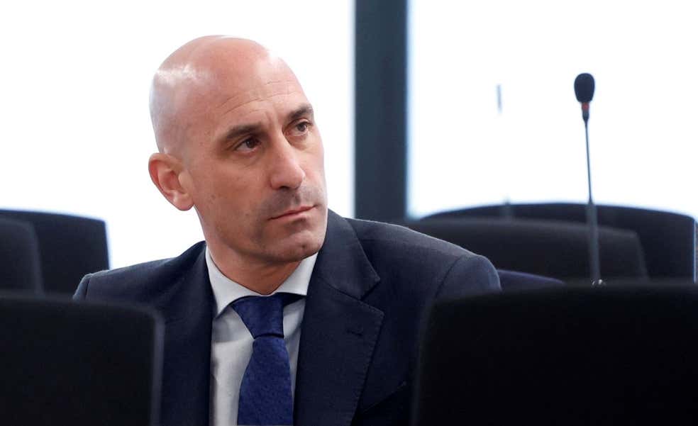 La Fiscalía pide la nulidad del juicio a Luis Rubiales por su beso no consentido a Jenni Hermoso