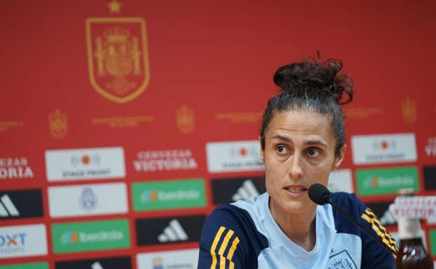 Montse Tomé durante una rueda de prensa.  EFE