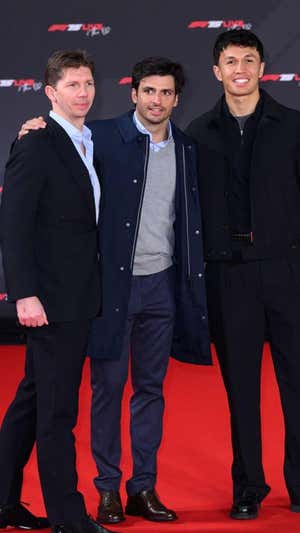Vowles, Sainz y Albon, en la alfombra roja de Londres. WILLIAMS