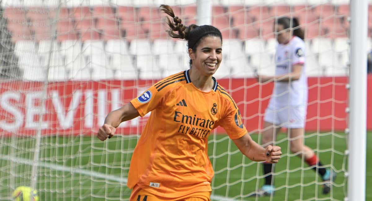 Alba Redondo celebra uno de los dos goles que marcó ante el Sevilla.