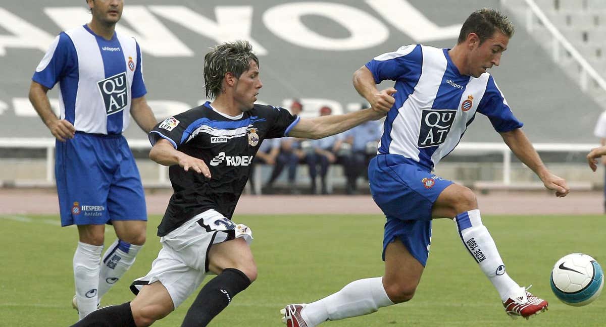 Angel Martínez con la camiseta del Espanyol. /EFE / Andreu Dalmau