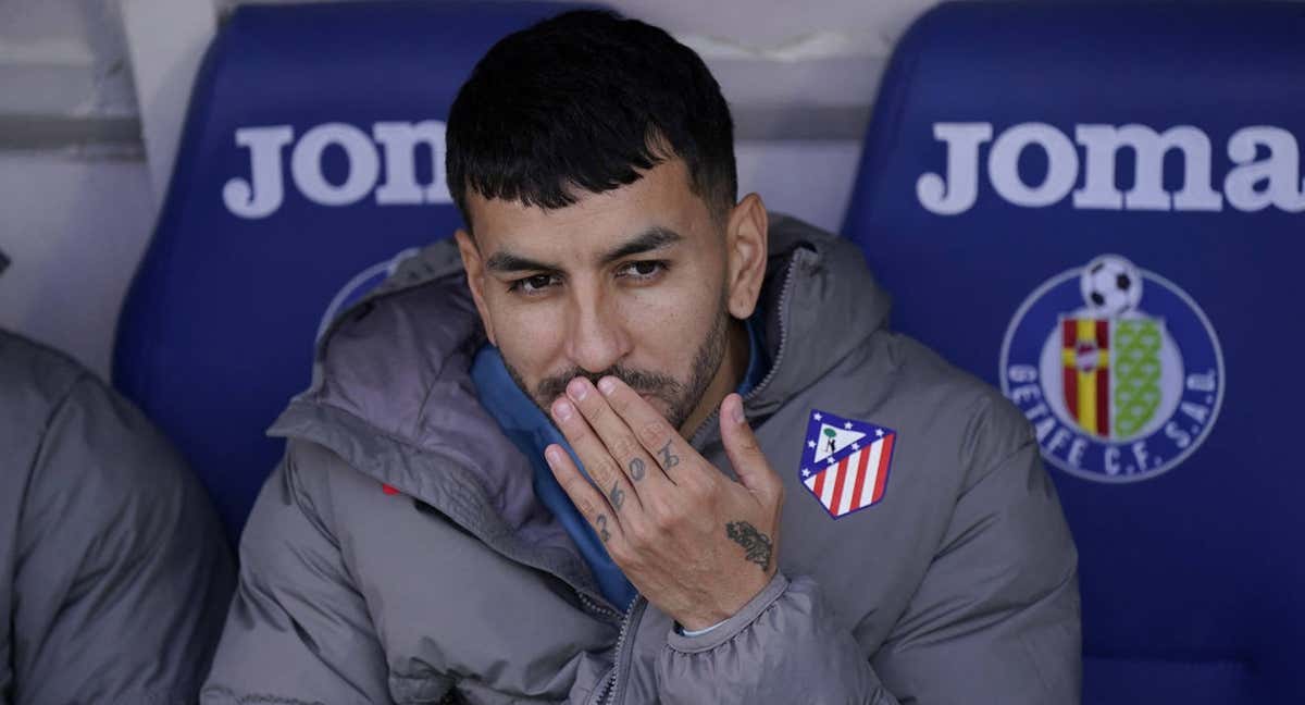 Ángel Correa, en el banquillo del Atlético./EFE