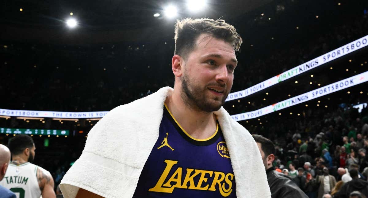 Luka Doncic tras la derrota de los Lakers en Boston./Reuters