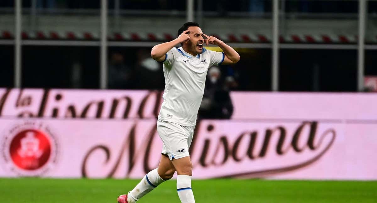 Pedro celebra un gol con la Lazio. /AFP